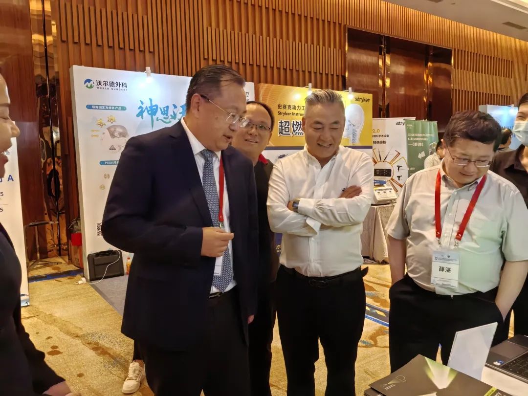 術(shù)中手持顯微鏡EndoSCell?（安刀）亮相2024天壇腦網(wǎng)絡(luò)神經(jīng)外科年會，細(xì)胞級精準(zhǔn)手術(shù)方案成為焦點(圖6)