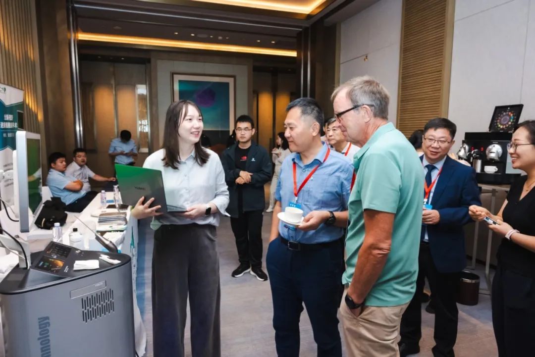 EndoSCell?亮相中-歐腦膠質(zhì)瘤高峰論壇，細(xì)胞級(jí)精準(zhǔn)手術(shù)方案引發(fā)熱議(圖7)