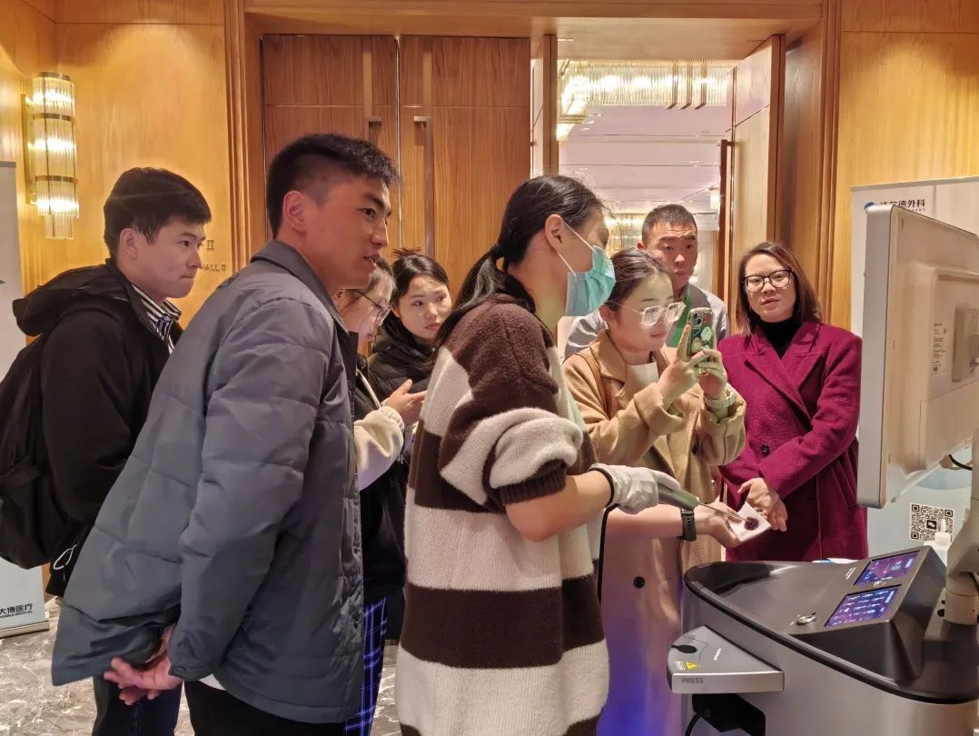 山東省神經(jīng)外科學(xué)術(shù)年會(huì)隆重召開，EndoSCell?細(xì)胞級(jí)熒光導(dǎo)引技術(shù)備受矚目(圖6)