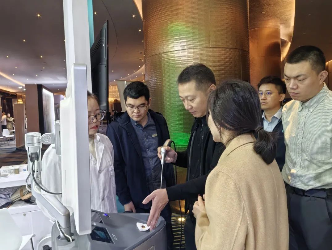 第三屆“華山峰彩”學(xué)術(shù)論壇盛大召開(kāi):專家共話細(xì)胞內(nèi)鏡EndoSCell?細(xì)胞級(jí)精準(zhǔn)手術(shù)方案(圖9)