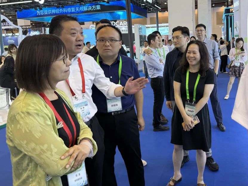 中華醫(yī)學(xué)會(huì)神經(jīng)外科學(xué)分會(huì)第二十二次學(xué)術(shù)會(huì)議在蘇召開(kāi):細(xì)胞級(jí)熒光導(dǎo)引技術(shù)引領(lǐng)神經(jīng)外科手術(shù)邁入精準(zhǔn)可視化新時(shí)代(圖12)